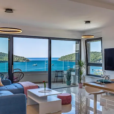 Awesome In With Kitchen Apartament