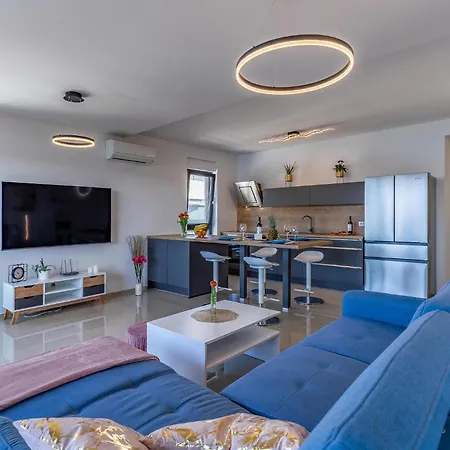 2 Bedroom Beautiful In