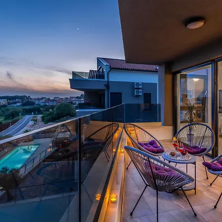 2 Bedroom Beautiful In Apartmán Banjole