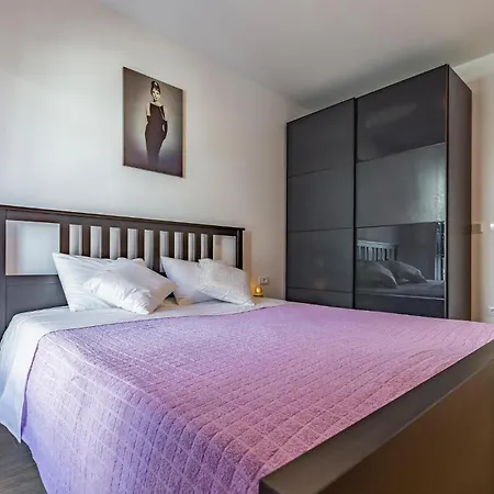 Apartmán 2 Bedroom Beautiful In *