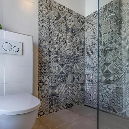 2 Bedroom Beautiful In Apartmán Banjole