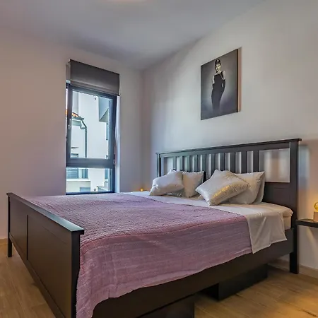 2 Bedroom Beautiful In * Banjole